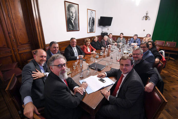 Senadores peronistas presentaron un proyecto para compensar a las provincias