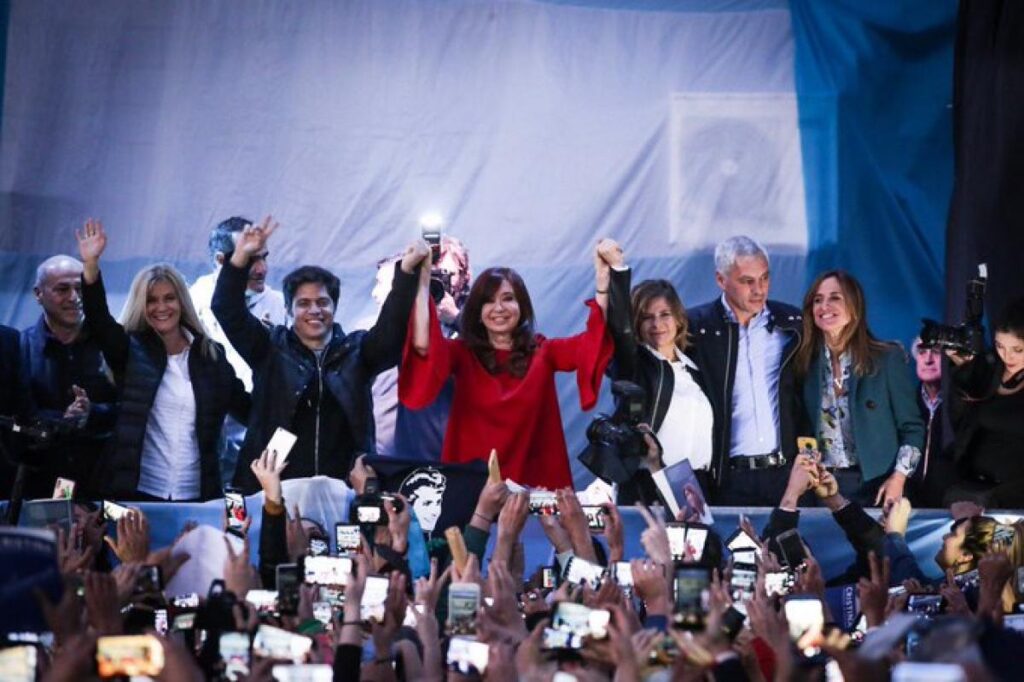 Axel Kicillof con Cristina en La Plata