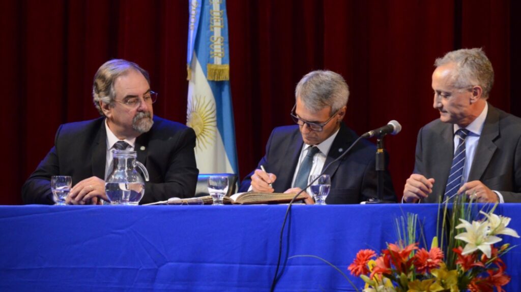 Luis Esandi de Linea PHI dejará la presidencia de la Asamblea Universitaria de la Universidad Nacional del Sur