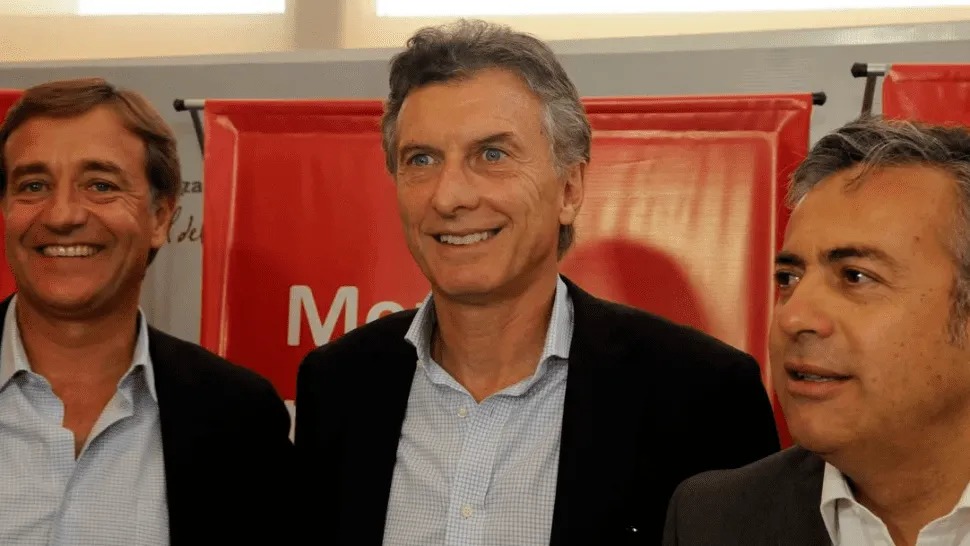 Mauricio Macri con Rodolfo Suárez y Alfredo Cornejo