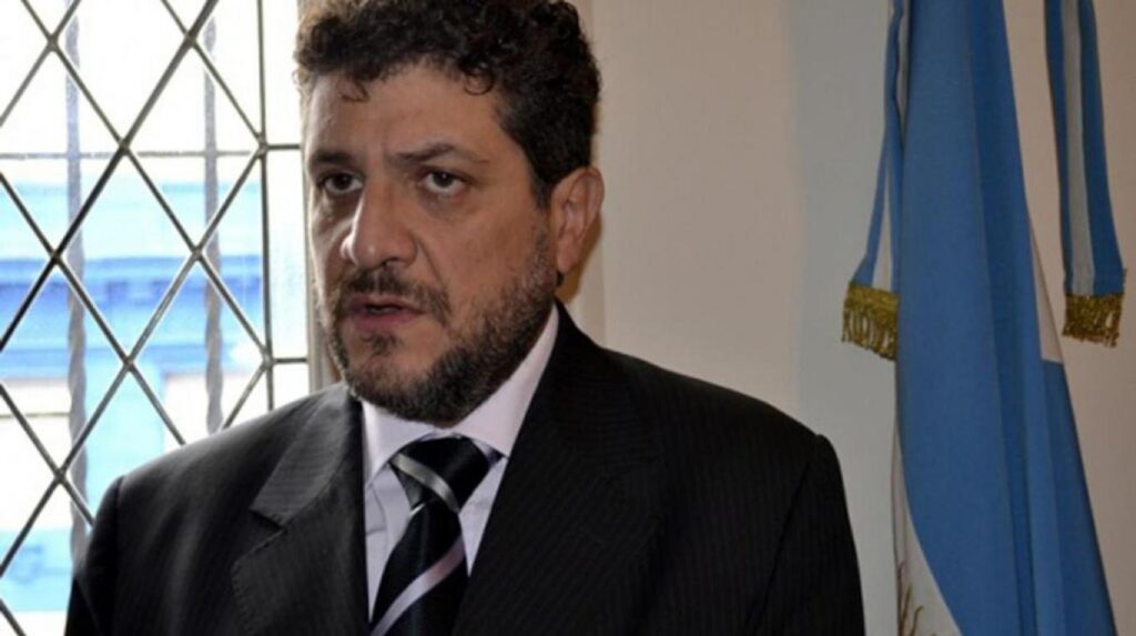 resitituyen luis arias tarifazos