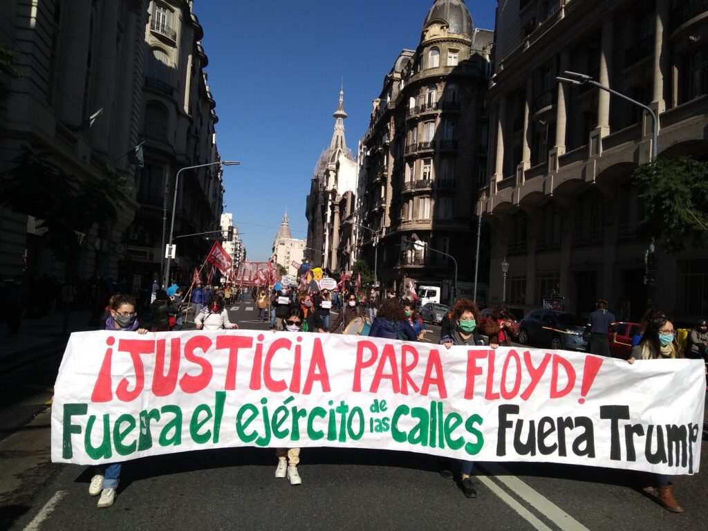 dos marchas izquierda liberal trump
