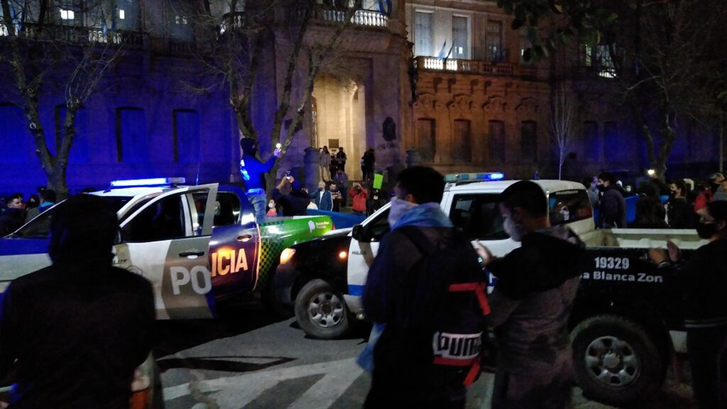 protesta policial bahia blanca