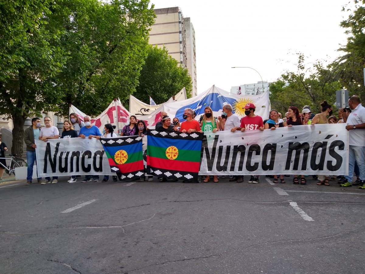 Masiva movilización en repudio a la escalada de atentados políticos en Bahía Blanca