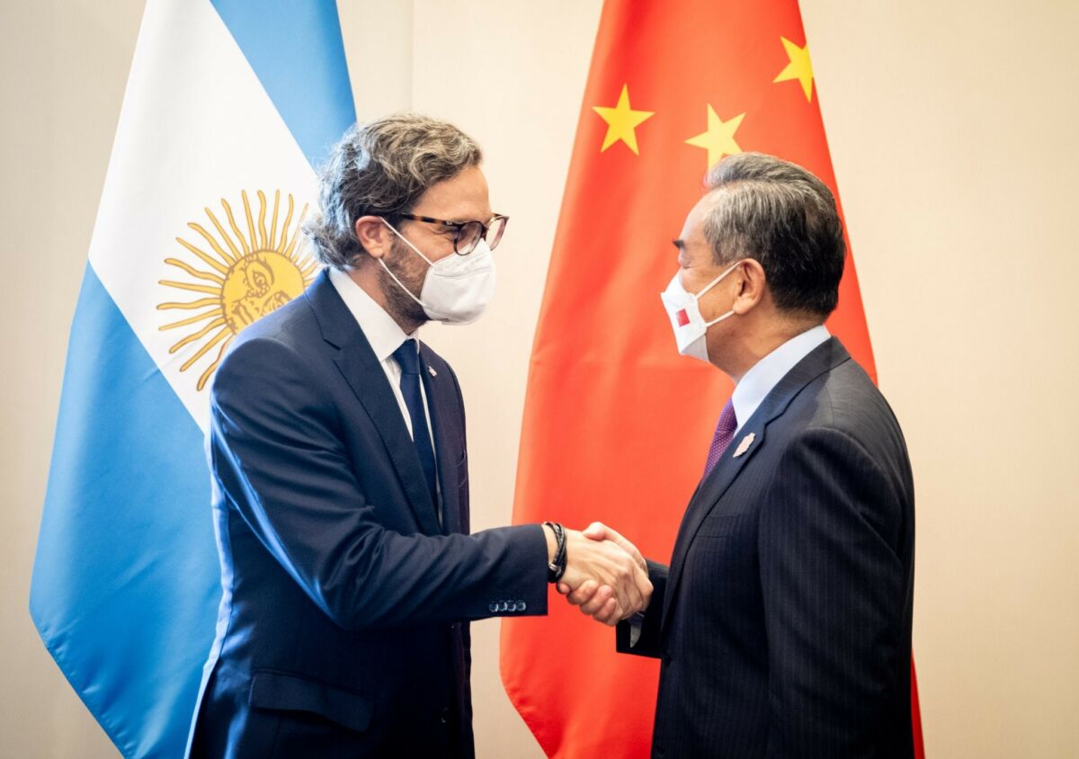 China apoya oficialmente el ingreso de Argentina a los BRICS