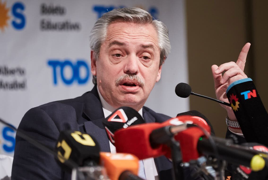Alberto Fernández, el presidente que no pudo, no supo, no quiso romper las cadenas con el FMI, foto de elagora.digital