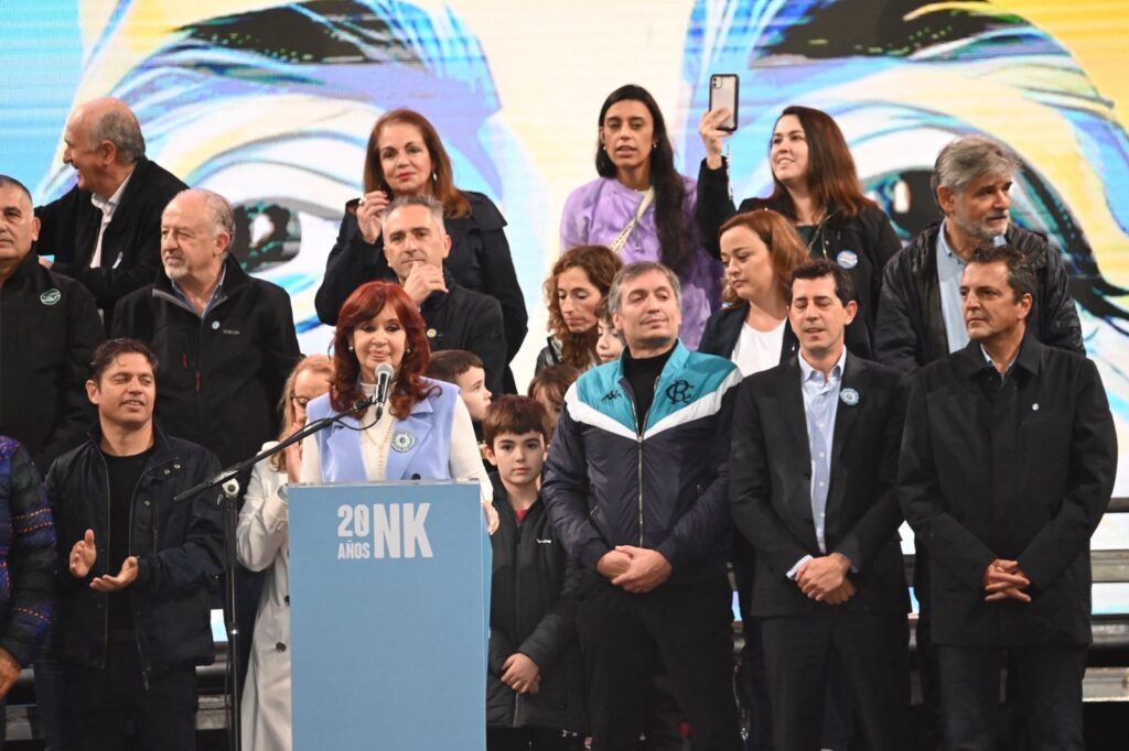 Cristina, Máximo, massa y wado