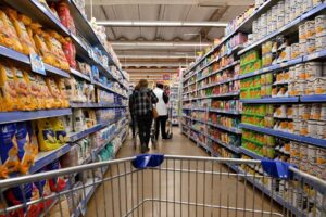 El consumo cayó un 2,7% en junio y ya encadena 6 meses consecutivos de desplome