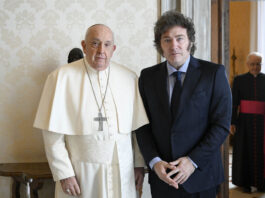 Milei con el papa Francisco elagora.digital