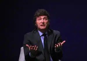 “Yo no voy a ceder”: Milei acusó a los estudiantes universitarios de defender a los “delincuentes de la política”