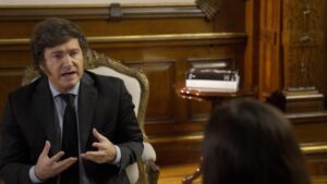 Milei ratificó su admiración por Thatcher ante la BBC y defendió la visita de David Cameron a Malvinas