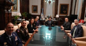 El jefe del Comando Sur de EEUU se reunió con Milei y parte a Ushuaia con la Antártida en la mira