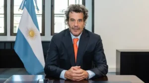 Renunciaron los titulares de la UIF y ENARGAS, y el gobierno ya encadena 5 renuncias en 24 horas