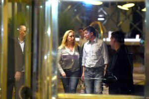 Karina Milei mandó a la IGJ a investigar los negocios de los socios de Santiago Caputo