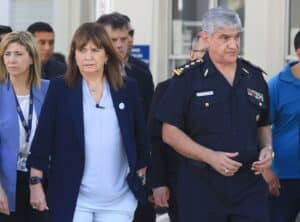 Bullrich habilitó a la Federal a vigilar redes sociales y hacer requisas sin autorización judicial