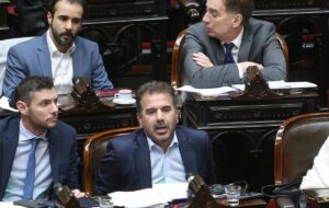 Tensiones en el bloque PRO y negociaciones cada vez más duras con LLA en Provincia: Los dos frentes de Ritondo