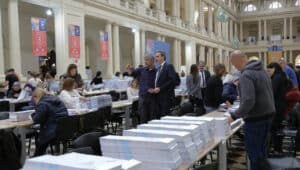 LLA pidió reimprimir las boletas y la Justicia reclamó al Gobierno que informe cuál sería el costo para los argentinos