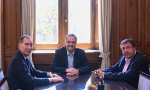 Santilli suma visitas con gobernadores y LLA se ilusiona con ser primera minoría en Diputados