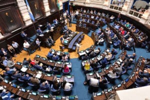 La Legislatura bonaerense sancionó el presupuesto de Axel Kicillof y la Ley Fiscal tras una jornada maratónica
