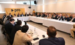 Mantener el bloque propio en el Congreso y ser “alternativa liberal” para 2027: Las definiciones de la cumbre del PRO