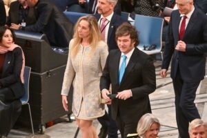 Milei canceló su agenda oficial en Oslo y volvió a Argentina tras quedarse sin foto con Corina Machado