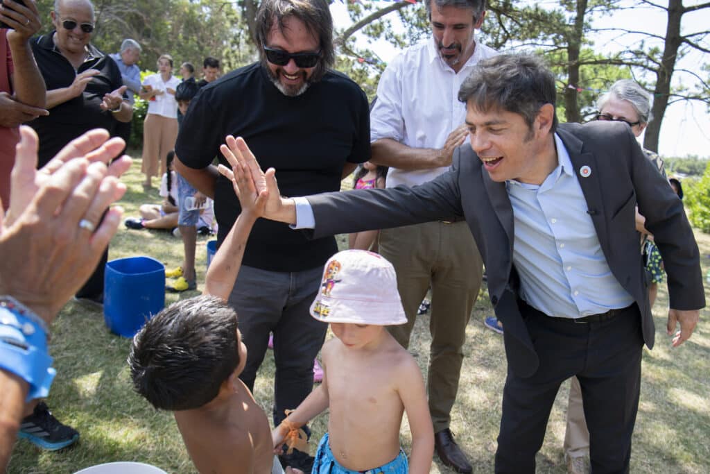 kicillof escuelas abiertas miramar