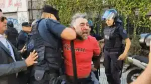La policía de Monteoliva agredió y detuvo a un camarógrafo en la protesta por la Ley de Glaciares