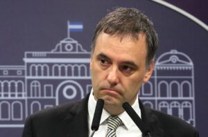 Ahora la Justicia investiga otros 19 viajes privados que hizo Manuel Adorni desde 2023