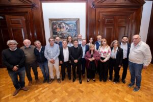 Kicillof encabezó una reunión con líderes de las centrales gremiales y ministros de Trabajo de 6 provincias
