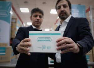 Kicillof refuerza la distribución de Medicamentos Bonaerenses frente al ajuste del programa Remediar