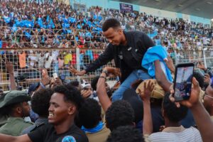 Mundial 2026: El árbitro somalí deportado por EEUU fue recibido como un héroe en su país
