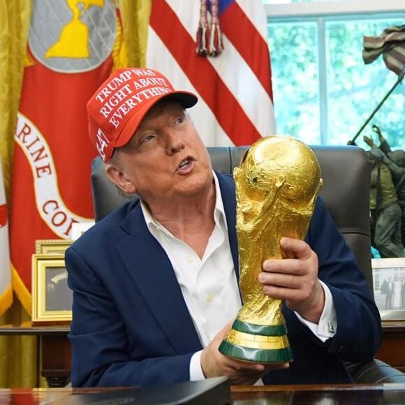 El mundial, la FIFA y el negocio de fingir que el deporte no es político episode artwork