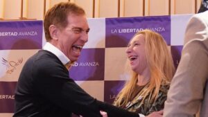 Santilli llega a la Jefatura de Gabinete y vuelve a capitalizar un escándalo libertario