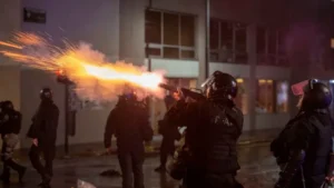 La brutal represión en el Congreso terminó con 1.500 heridos y una fotógrafa con el cráneo fracturado